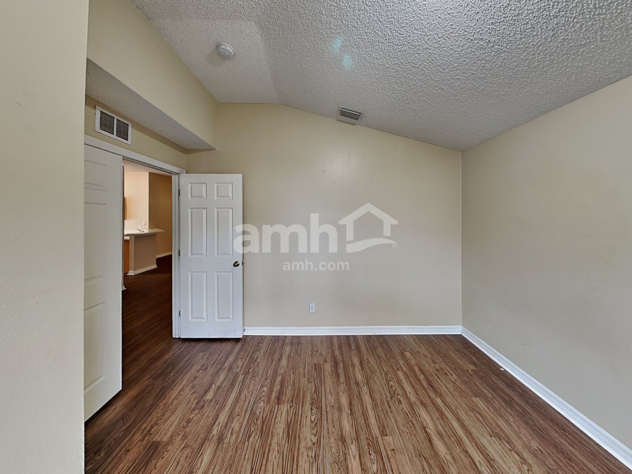 Building Photo - 875 Sedgewood Cir