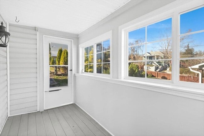 Building Photo - 1002 Boylston St