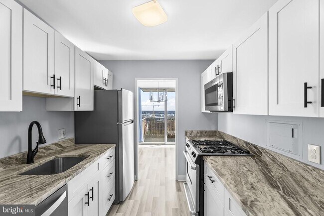 Building Photo - 301 N Beauregard St