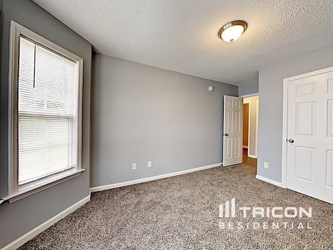 Building Photo - 125 Pinto Dr
