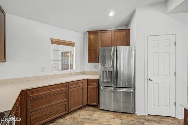 Building Photo - 614 S 111th Dr