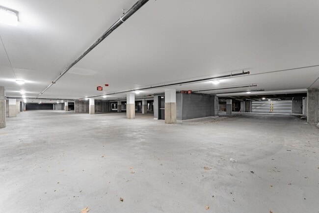 Building Photo - ONE25: Pet-Friendly 1-Bed with Balcony, Do...