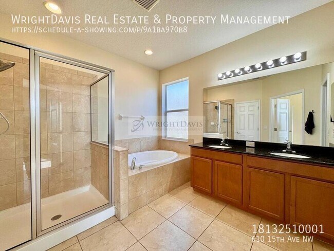 Building Photo - 610 15th Ave NW