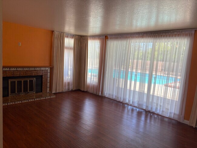 Building Photo - 948 Ettin Ave
