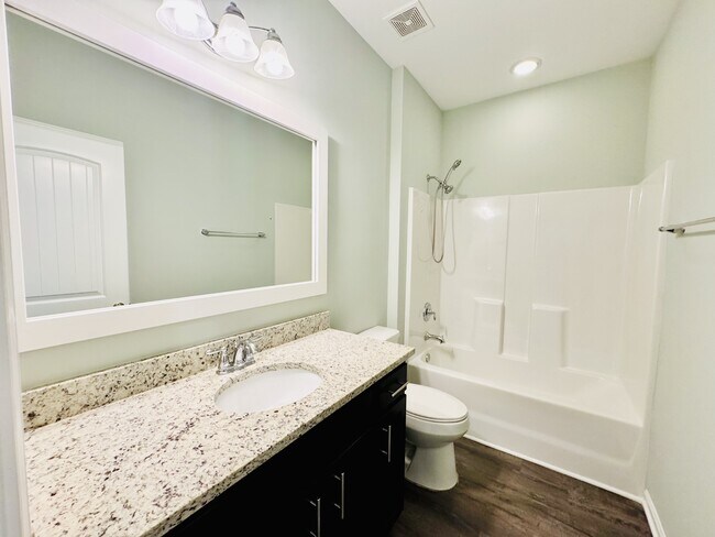 Building Photo - 464 Honeyhill Lp