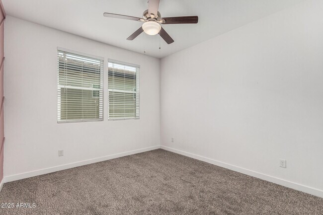 Building Photo - 7138 W Kent Dr