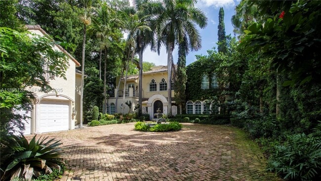 Primary Photo - 5801 Pine Tree Dr