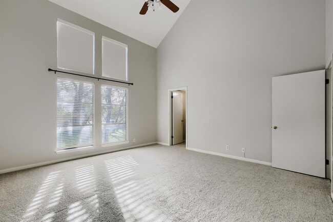 Building Photo - 11 Casa Verde St