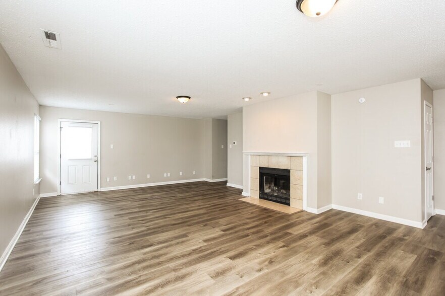 Building Photo - 6785 W Stansbury Blvd