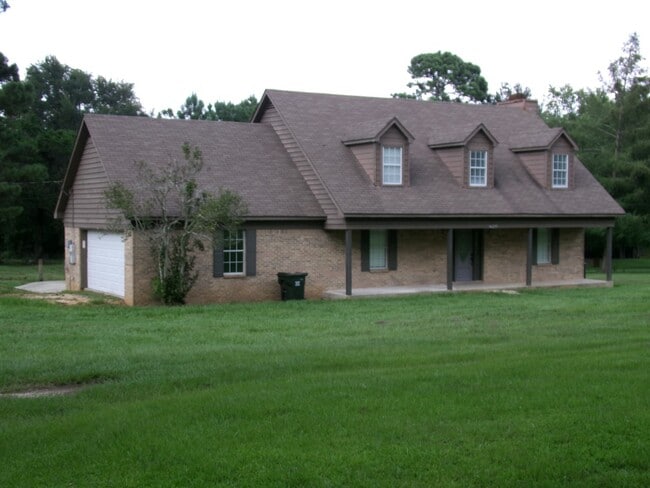 Building Photo - Country Setting No HOA