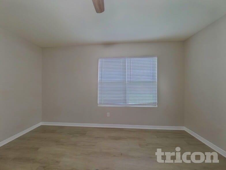 Building Photo - 16185 Yelloweyed Dr