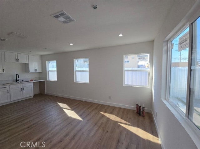 Building Photo - 1547 W 82nd St