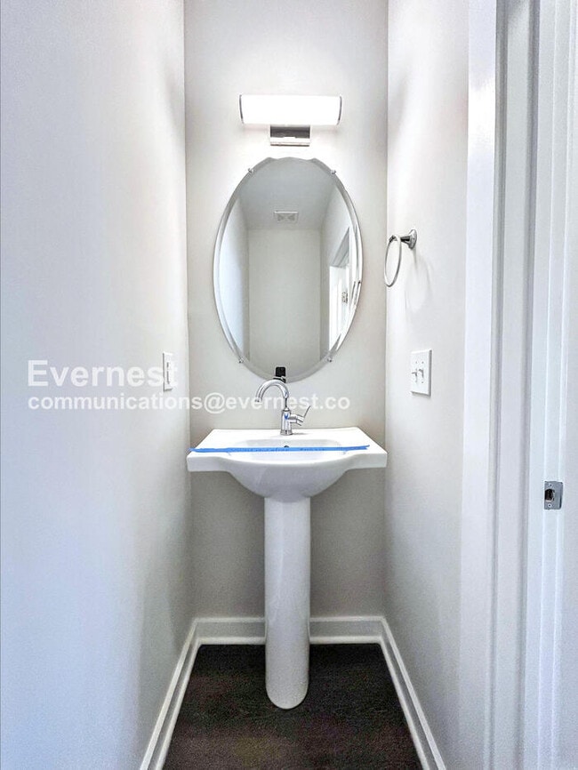 Building Photo - 301 Jeffries Wy