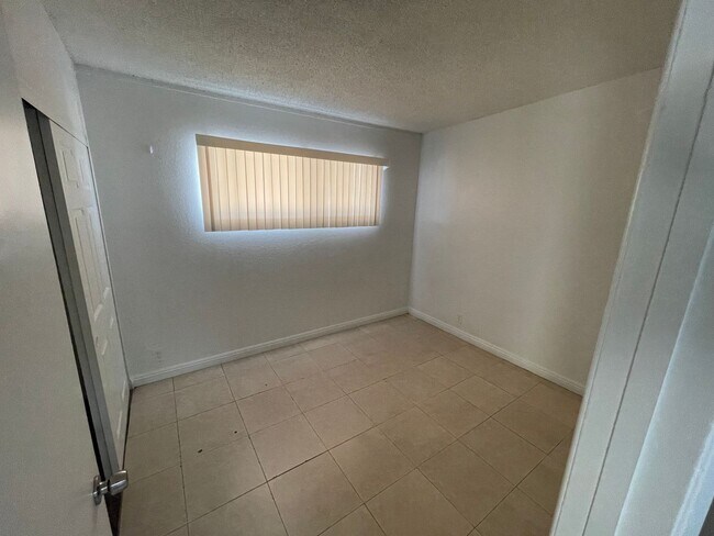 Building Photo - 5055 Blanton Dr