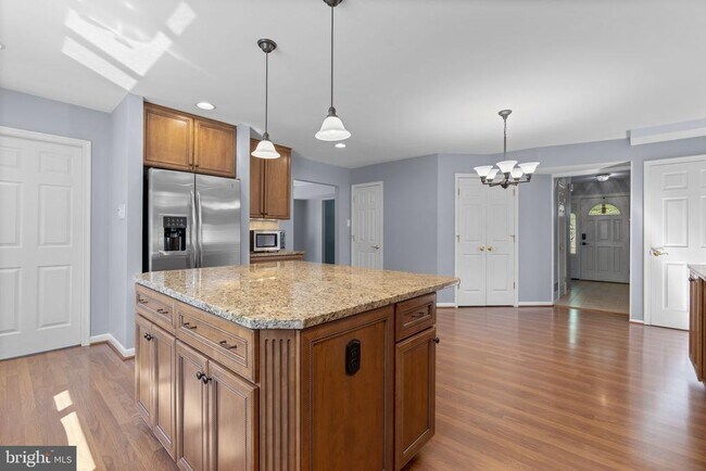 Building Photo - 4706 Bates Dr