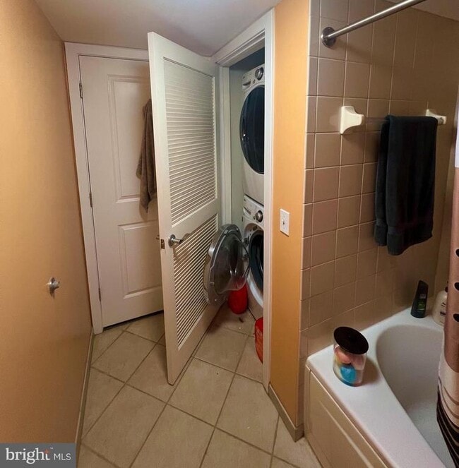 Building Photo - 1117 10th St NW