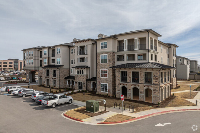 Building Photo - Pinnacle Groves