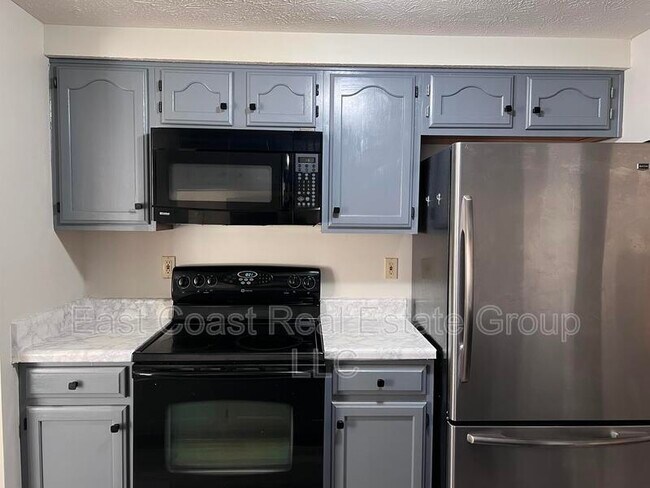 Building Photo - 615 Himes Ave