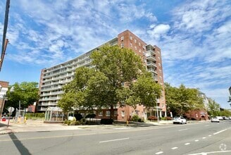 Building Photo - 444 Bedford St