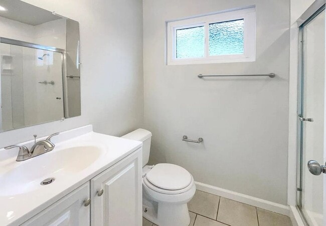 Building Photo - 5921 Hillsdale Blvd