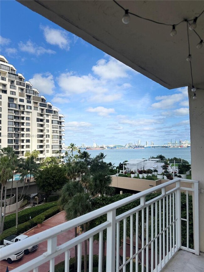 Building Photo - 770 Claughton Island Dr