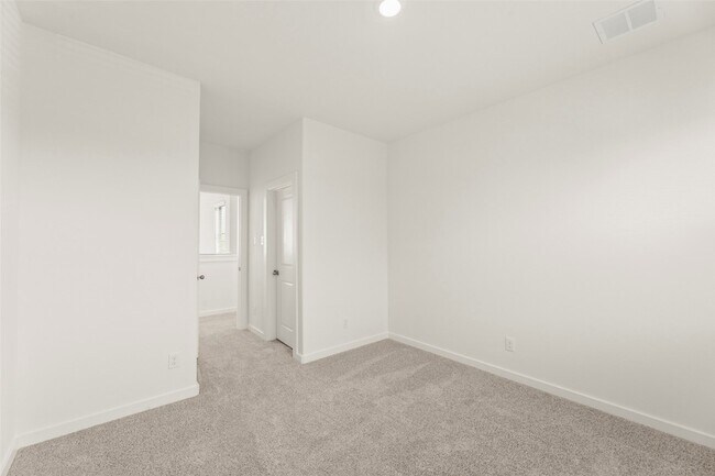 Building Photo - 3335 Verdant Ln