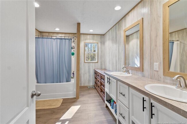 Building Photo - 7096 Monarch Dr