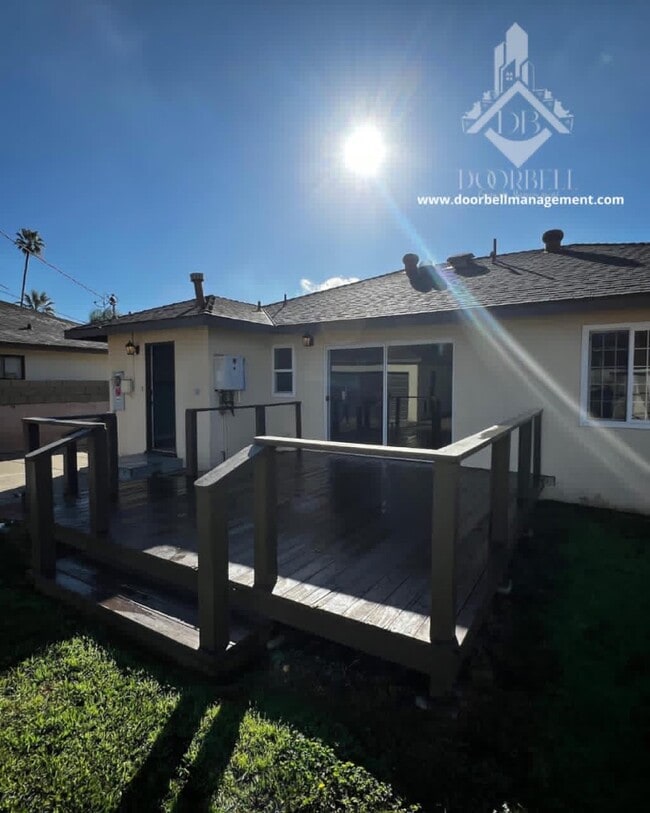 Building Photo - 956 W Harvard Pl