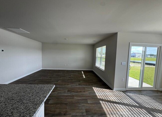Building Photo - 403 Acosta Cir