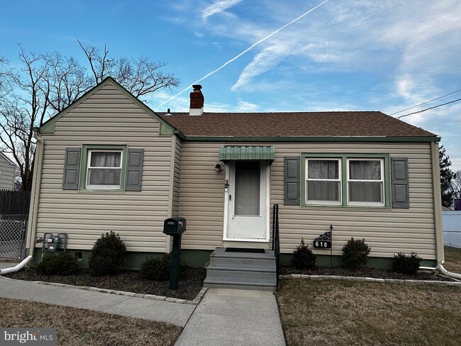 Building Photo - 610 Lee Ave