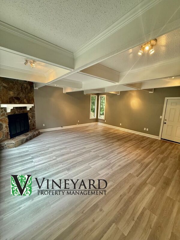 Building Photo - 1510 Oak Creek Dr