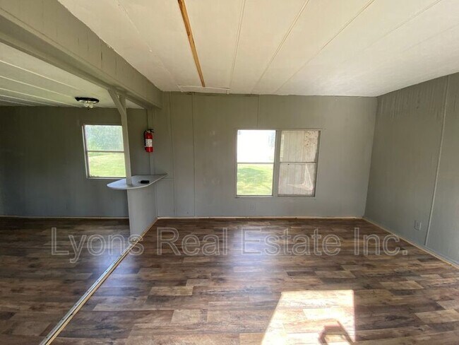 Building Photo - 8086 Heck Dr