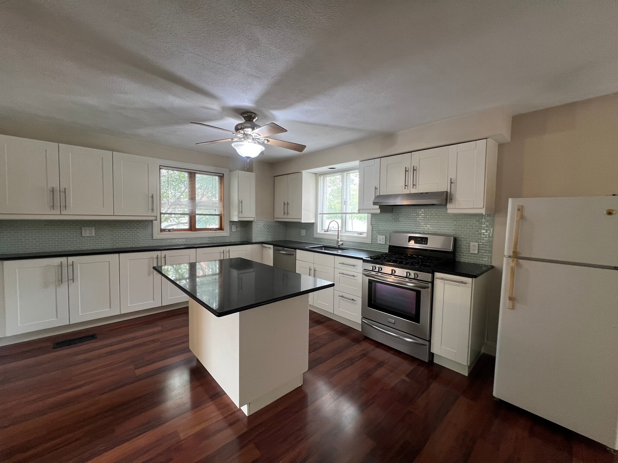 Building Photo - 60 Homer Ave