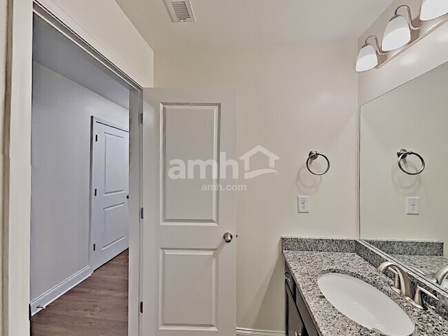 Building Photo - 159 Makenna Dr