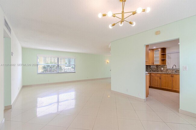 Building Photo - 121 Golden Isles Dr