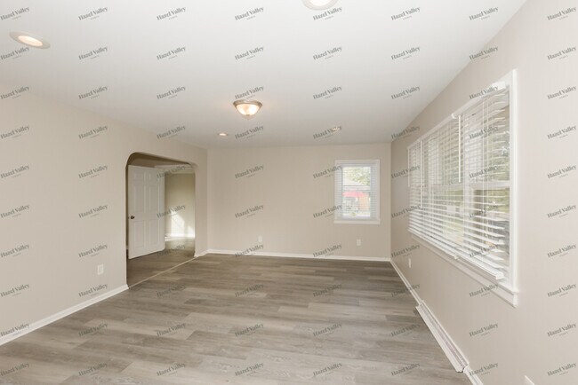 Building Photo - 309 Summit St