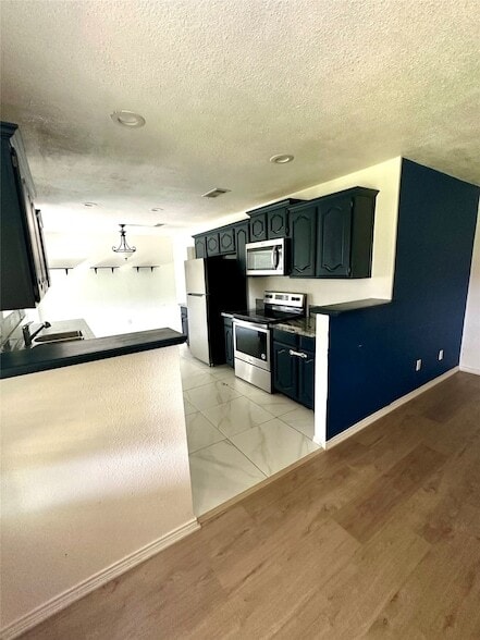 Building Photo - 6524 Blue Grass Dr