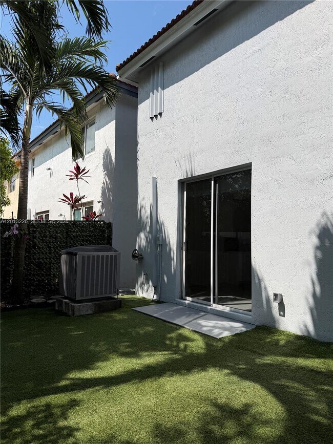 Building Photo - 8725 SW 158th Pl