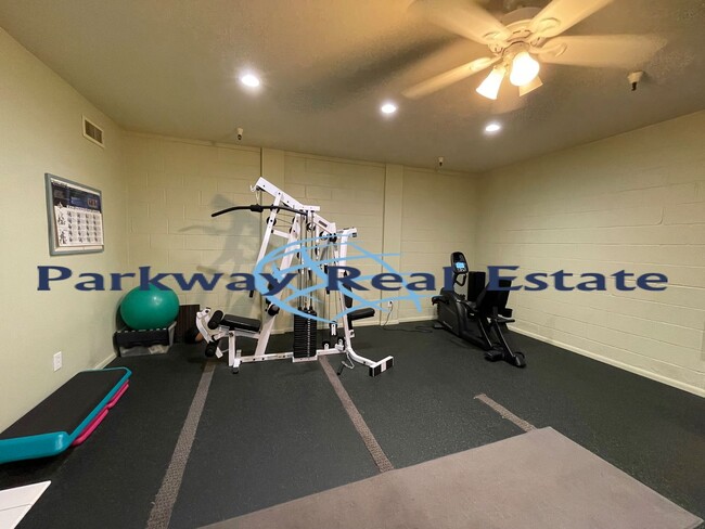 Building Photo - Penthouse Condo in 55+ Community