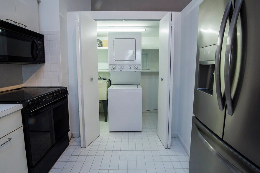 Building Photo - 9421 Joseph Campau St