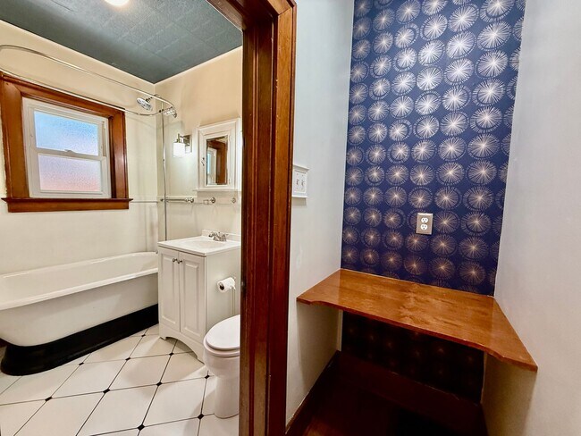 Building Photo - Charming 1925 Hillside Bungalow | Downtown Colorado Springs