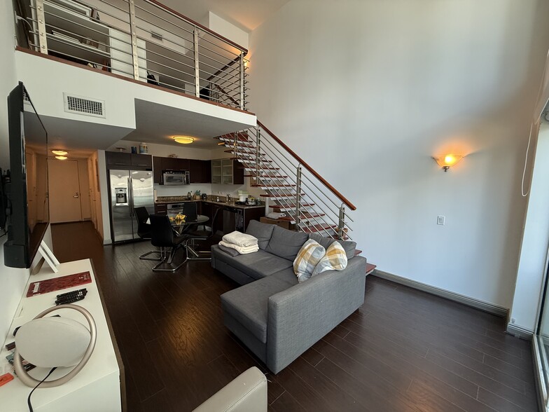 Building Photo - 31 SE 5th St