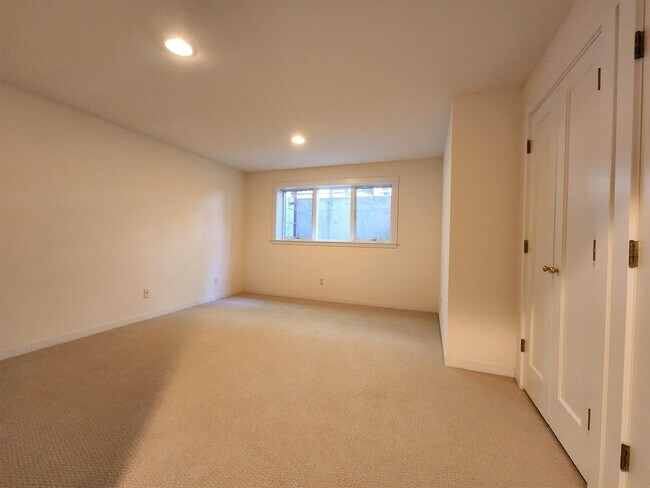 Building Photo - Charming Single Family Home in Downtown Palo Alto Available Now!