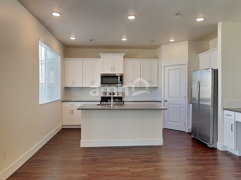 Building Photo - 11482 W Mesquite St