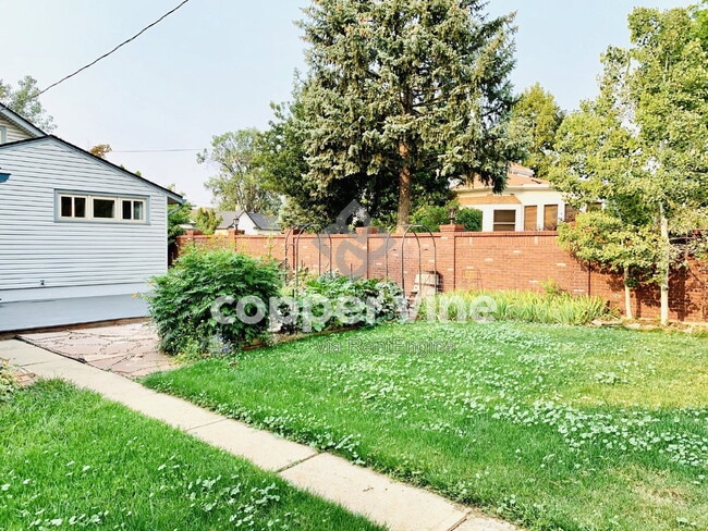 Building Photo - 7803 Grandview Ave
