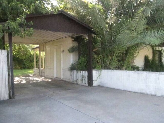 Building Photo - Charming 4-Bedroom Home in Hudson Park – Lush Landscaping!