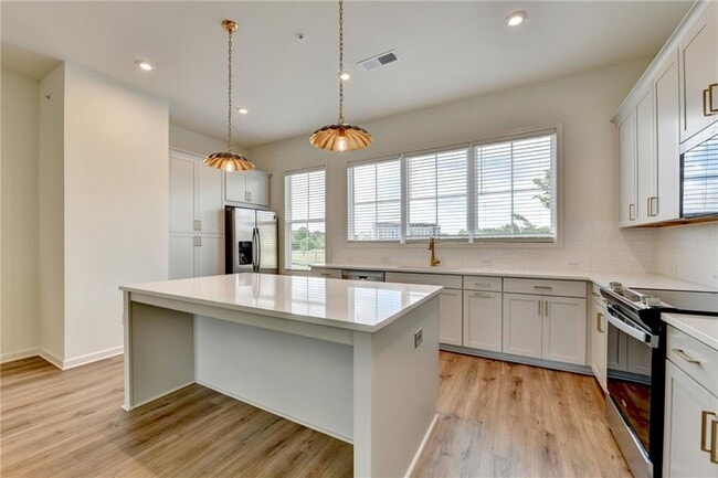 Building Photo - 430 Argosy Pk Cir