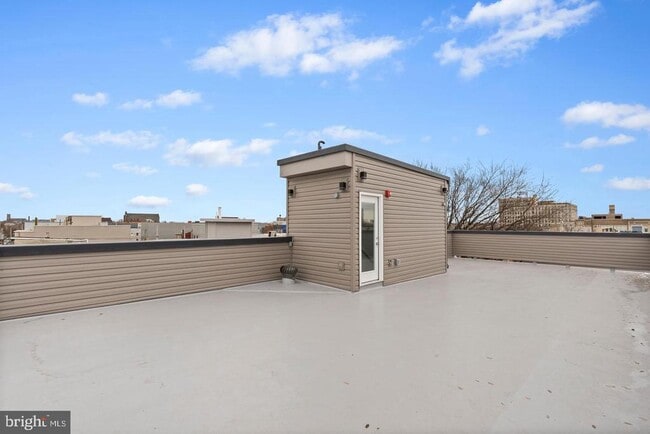 Building Photo - 1335 N Franklin St