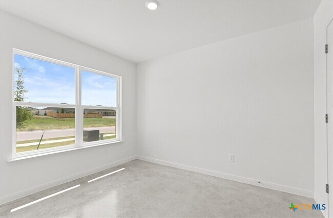 Building Photo - 911 Sevenleaf Ln