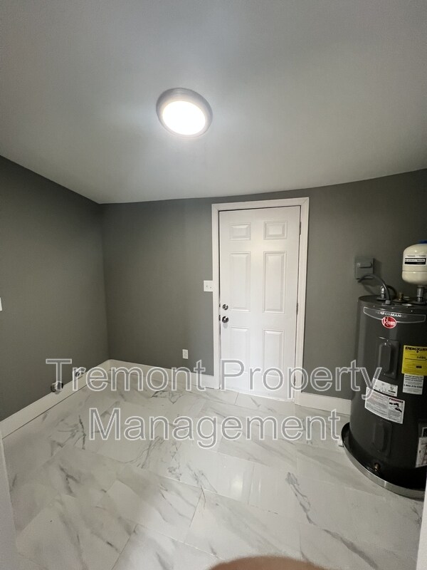 Building Photo - 1100 Tunnel Blvd